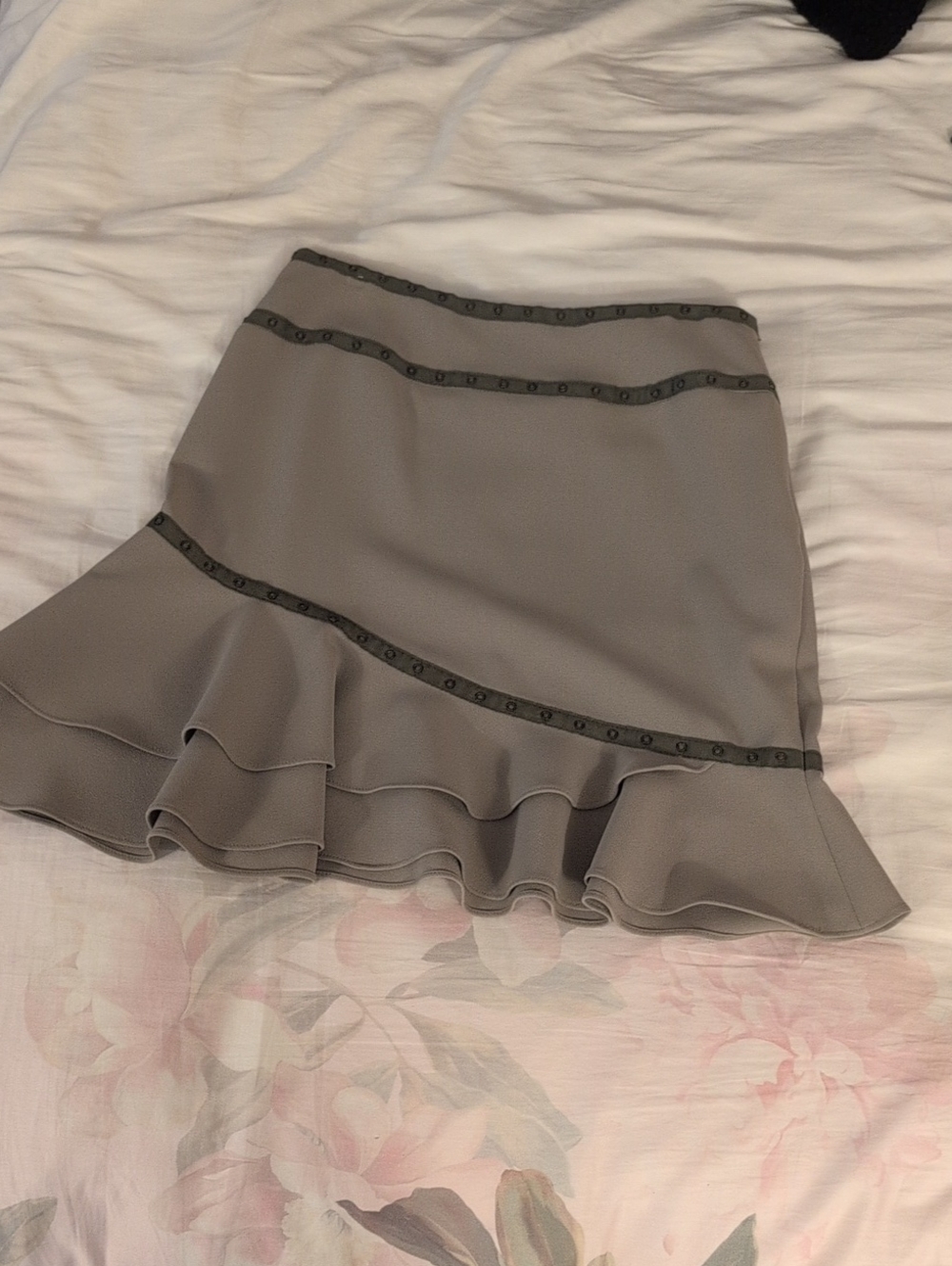Alberto Makali Gray/Green Asymmetrical Ruffle-Hem Skirt